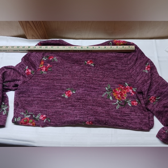 Fig and Flower Embroidered Cardigan/Size 1X maroon,floral,bell sleeve. - Picture 8 of 12